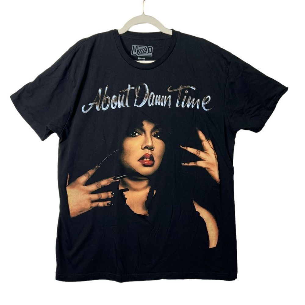 Lizzo about Damn time xl tshirt
